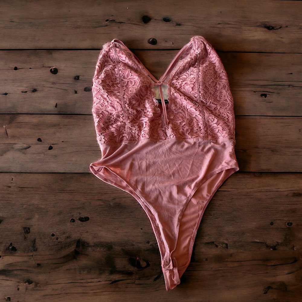 Haute Monde Bodysuit Light Pink Lace Spaghetti Strap - Size Large